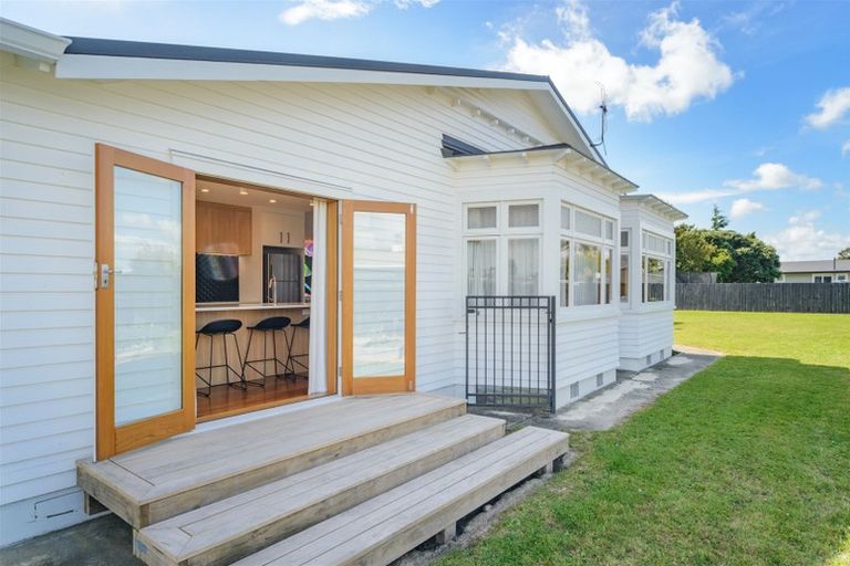Photo of property in 2 Alma Place, Milson, Palmerston North, 4414