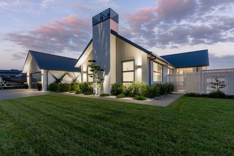 Photo of property in 25 Mike Smith Drive, Cambridge, 3434