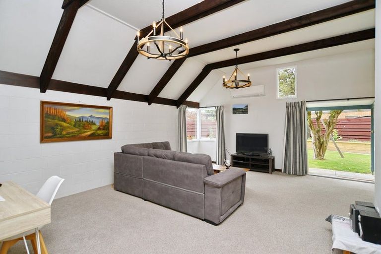 Photo of property in 2/4 Egmont Place, Bishopdale, Christchurch, 8051