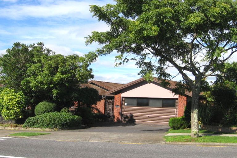 Photo of property in 18 Loloma Drive, Half Moon Bay, Auckland, 2012