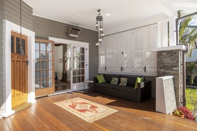 Photo of property in 366d Devonport Road, Tauranga South, Tauranga, 3112