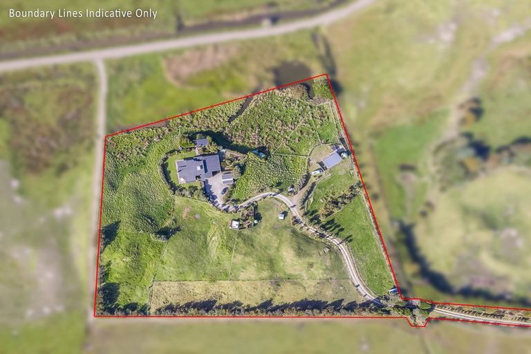 Photo of property in 21 Sandown Road, Te Horo Beach, Otaki, 5581