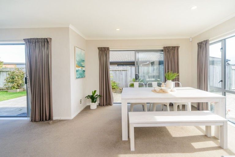 Photo of property in 3a Angelina Way, Kelvin Grove, Palmerston North, 4414