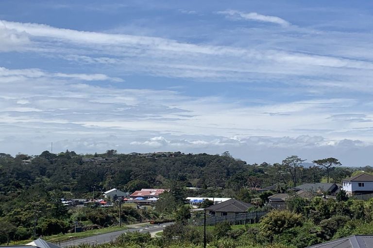 Photo of property in 15 William Calvert Drive, Swanson, Auckland, 0614