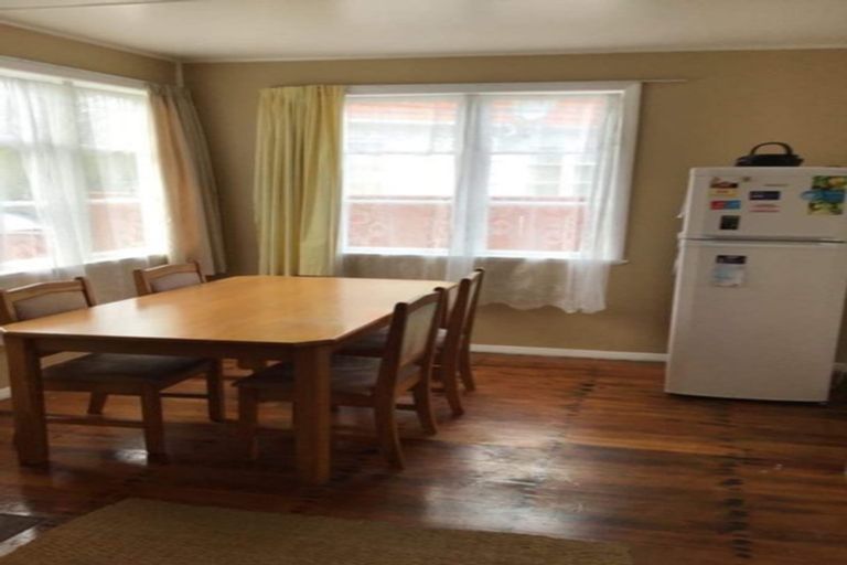 Photo of property in 8 Lincoln Place, Levin, 5510