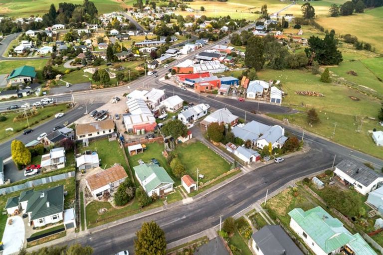 Photo of property in 10 Saunders Street, Owaka, 9535