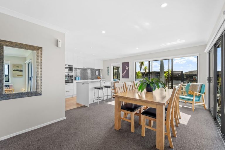 Photo of property in 23 Woodridge Drive, Stanmore Bay, Whangaparaoa, 0932