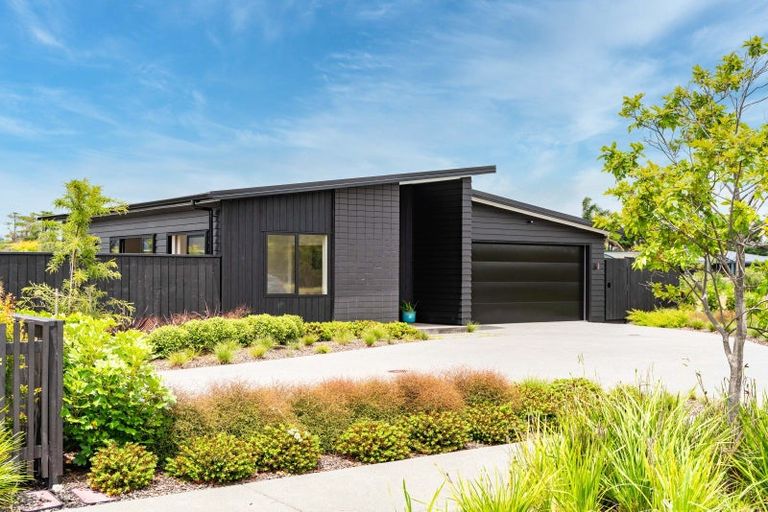 Photo of property in 37 William Gilbert Drive, Mangawhai, 0505