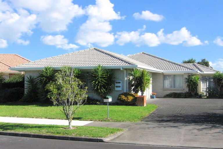 Photo of property in 3 Paradise Place, Pakuranga Heights, Auckland, 2010
