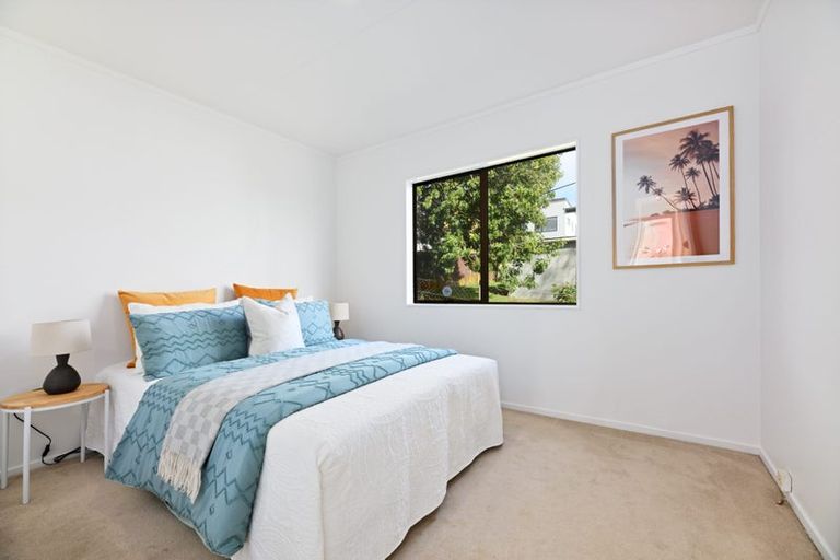 Photo of property in 2/33 Lavelle Road, Henderson, Auckland, 0612