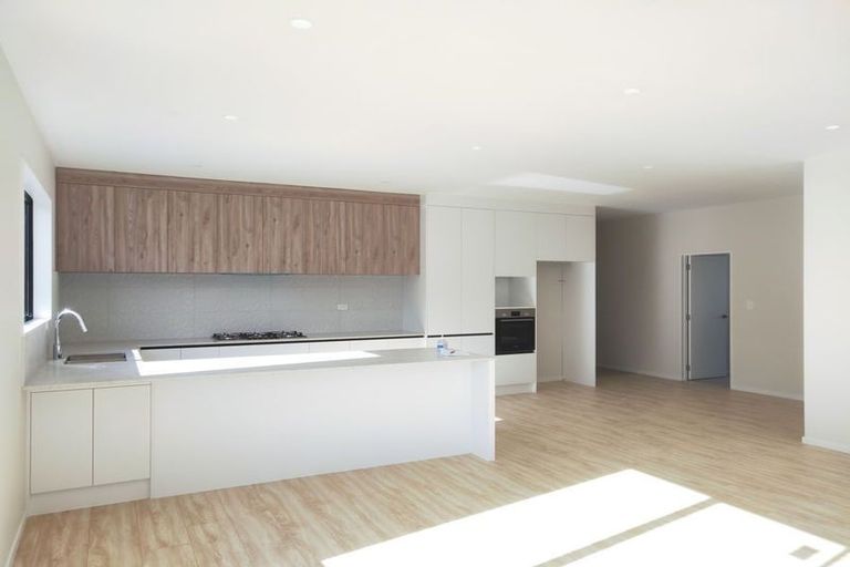 Photo of property in 8 Ahorangi Road, Silverdale, 0932