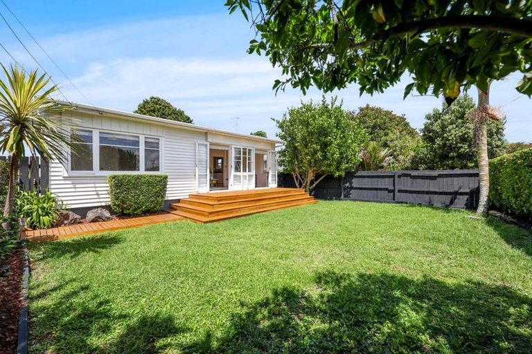 Photo of property in 44 Wellesley Road, Mangere Bridge, Auckland, 2022