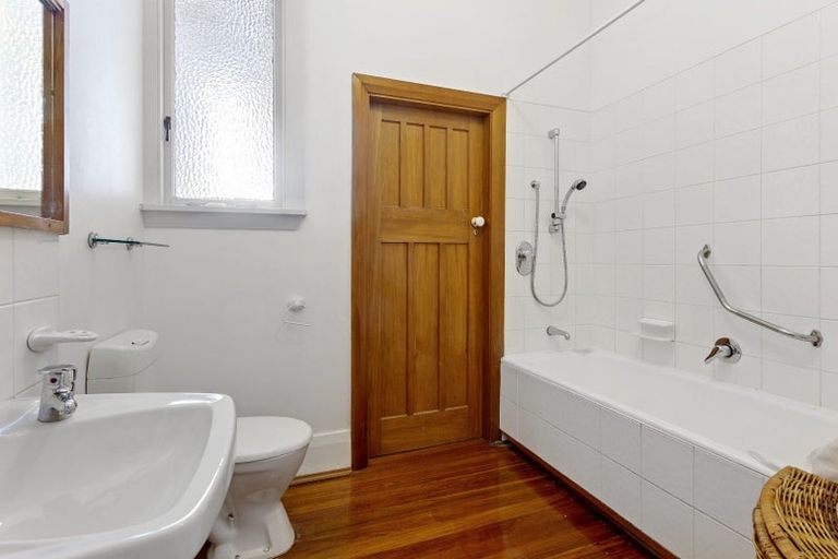 Photo of property in 11 Clissold Street, Merivale, Christchurch, 8014