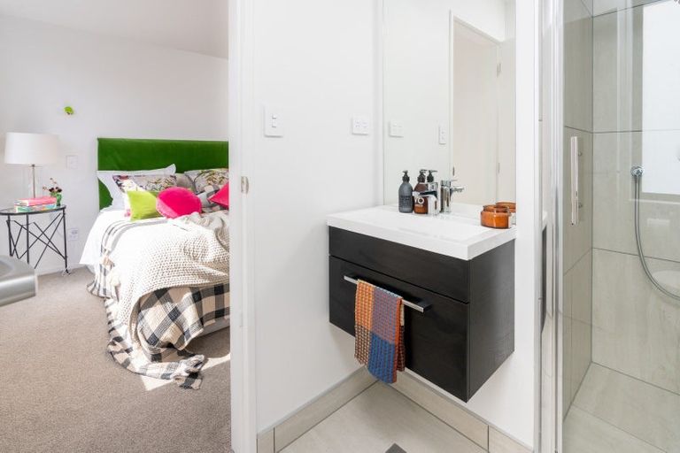 Photo of property in 16b Inglis Street, Seatoun, Wellington, 6022