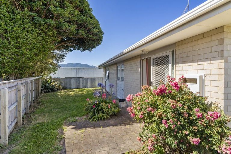 Photo of property in 15a Dennis Taylor Court, Paraparaumu, 5032