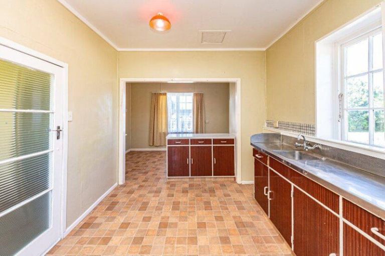 Photo of property in 12 Bennett Street, Gonville, Whanganui, 4501