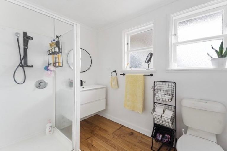 Photo of property in 4 Raleigh Street, Vogeltown, New Plymouth, 4310