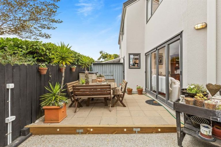 Photo of property in 12/102 Greenhithe Road, Greenhithe, Auckland, 0632