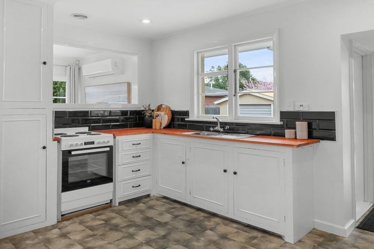 Photo of property in 136 Brookside Terrace, Bryndwr, Christchurch, 8053