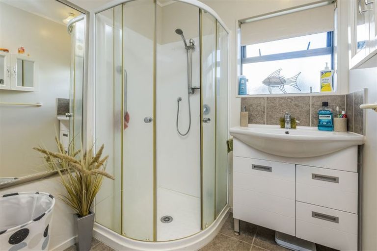 Photo of property in 17a Fernaig Street, Papakura, 2110