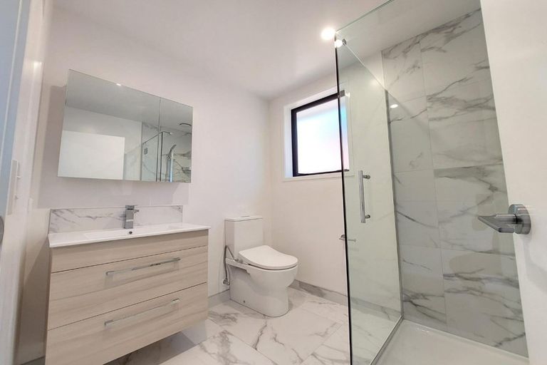 Photo of property in 3/14 Wilsher Crescent, Henderson, Auckland, 0612