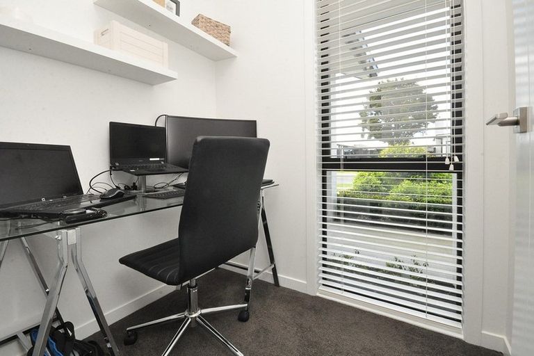 Photo of property in 8 Bellamont Street, Kumeu, 0810