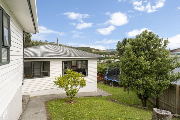 Photo of property in 36 Northumberland Street, Cannons Creek, Porirua, 5024