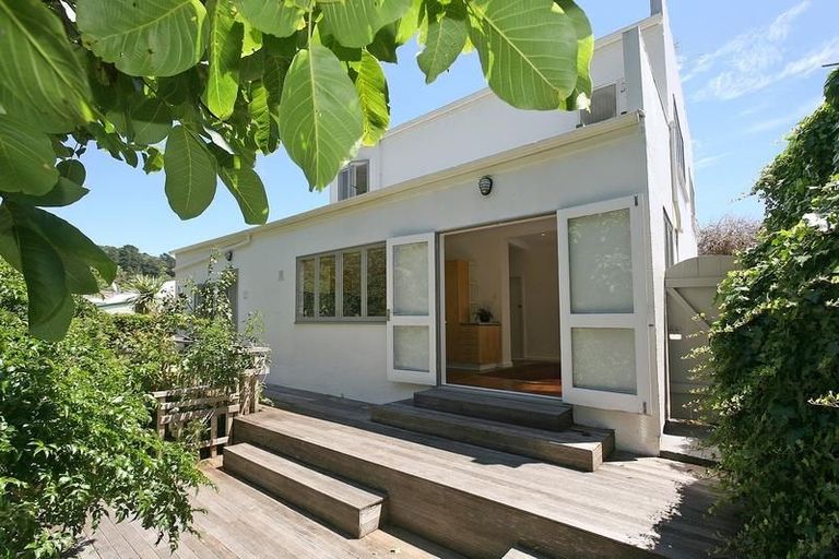 Photo of property in 12 Mahoe Street, Eastbourne, Lower Hutt, 5013