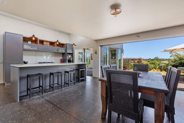 Photo of property in 61 Karamea Street, Whalers Gate, New Plymouth, 4310