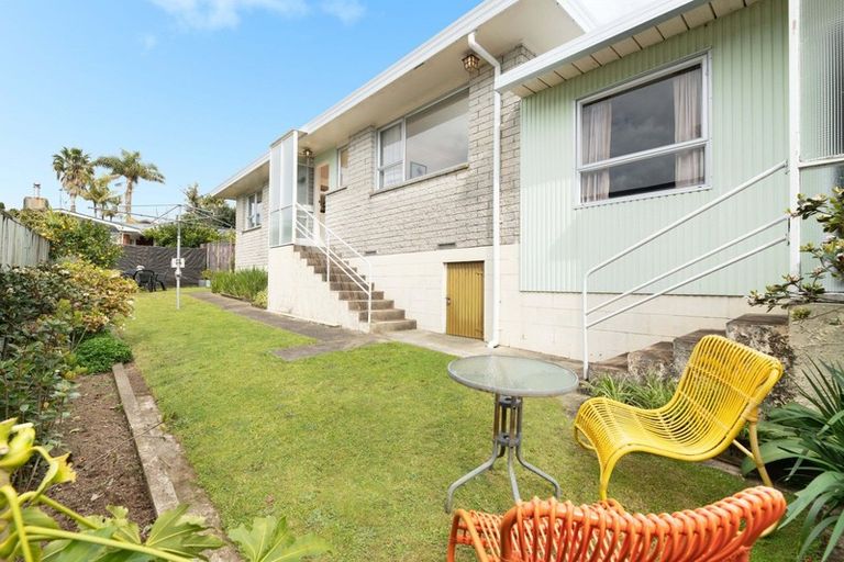 Photo of property in 2/42 Matua Road, Matua, Tauranga, 3110