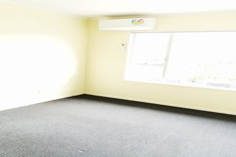 Photo of property in 24 Terry Street, Blockhouse Bay, Auckland, 0600