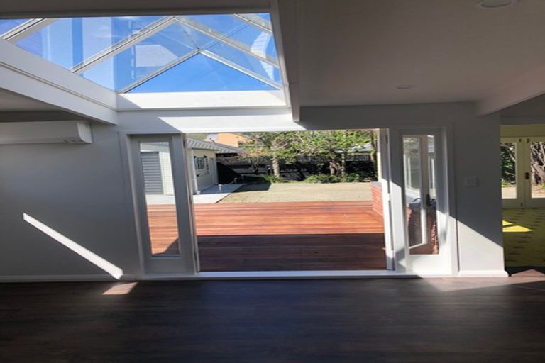 Photo of property in 26 Gamblins Road, Saint Martins, Christchurch, 8022