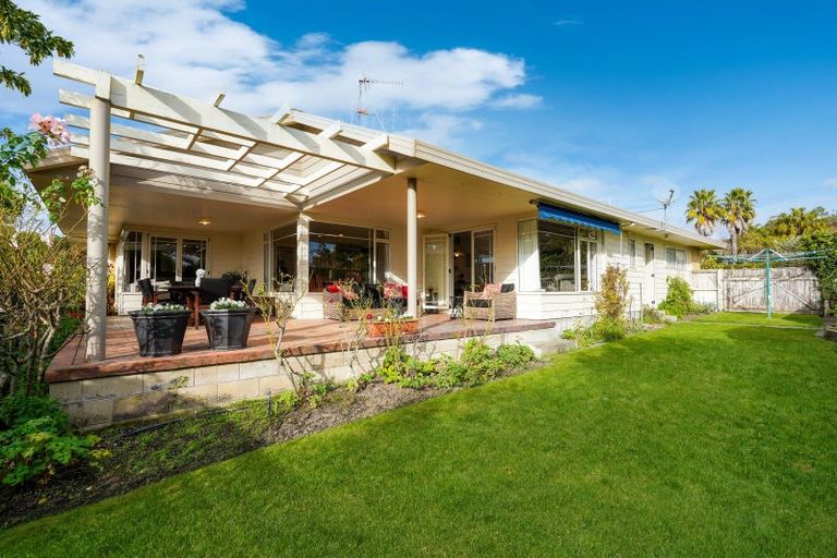 Photo of property in 2 Fulford Place, Havelock North, 4130