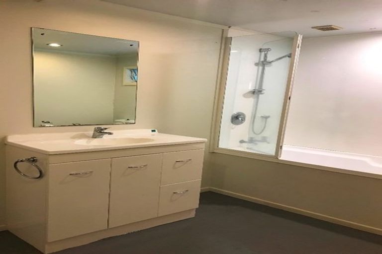 Photo of property in 14 Lanigan Street, Birkdale, Auckland, 0626