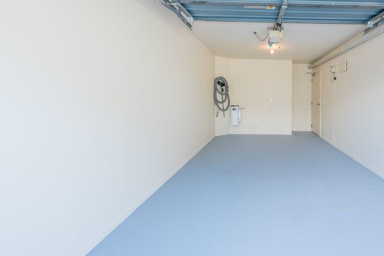 Photo of property in 7/78 Fernhill Way, Oteha, Auckland, 0632