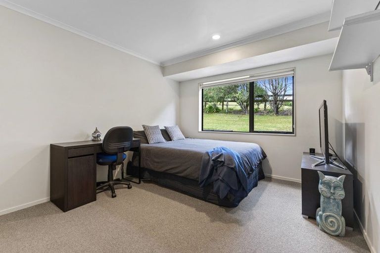 Photo of property in 71 Kaipara Road, Papakura, 2582