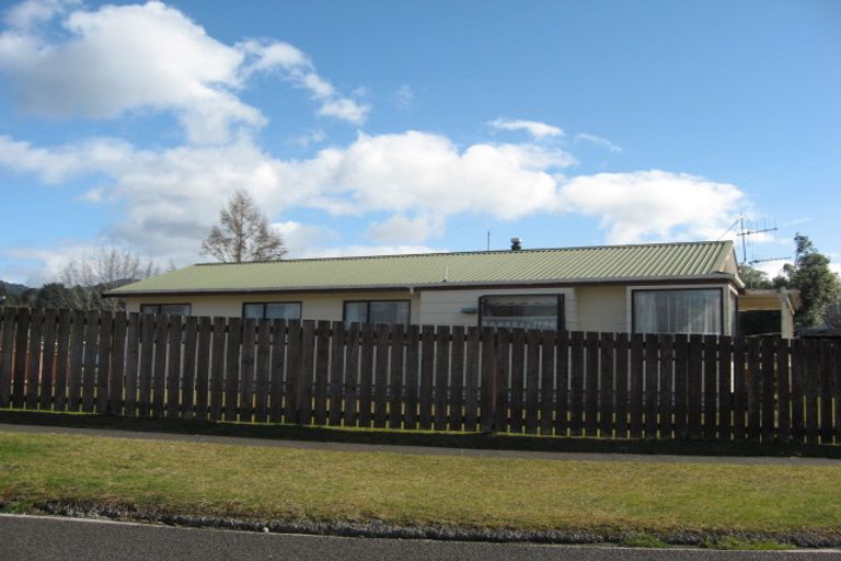 Photo of property in 2 Runuku Grove, Turangi, 3334