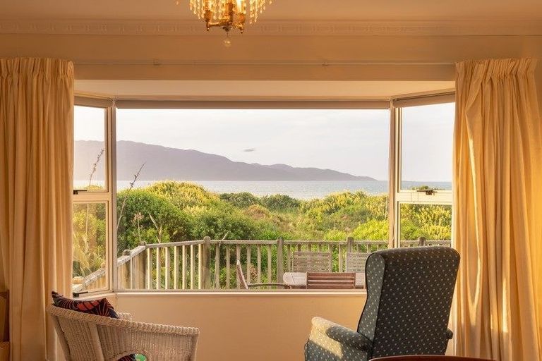 Photo of property in 1 Ngapotiki Street, Paraparaumu Beach, Paraparaumu, 5032