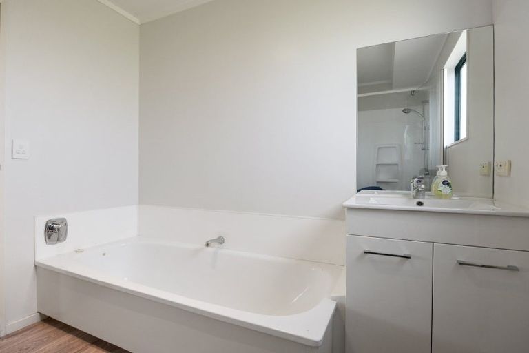 Photo of property in 18 Rosehill Place, Nawton, Hamilton, 3200