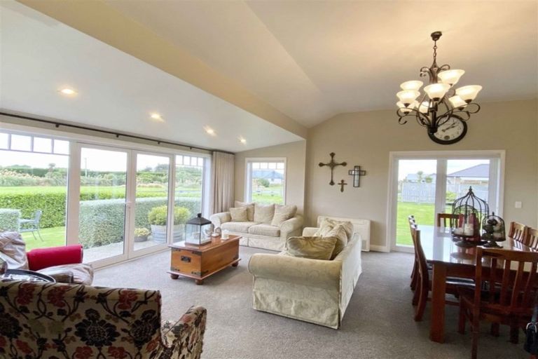 Photo of property in 9 Sunrise Drive, Seaward Bush, Invercargill, 9812