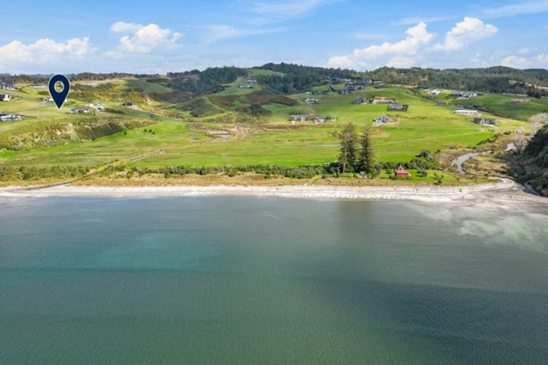 Photo of property in 1 Takahuri Place, Okura Bush, Silverdale, 0794