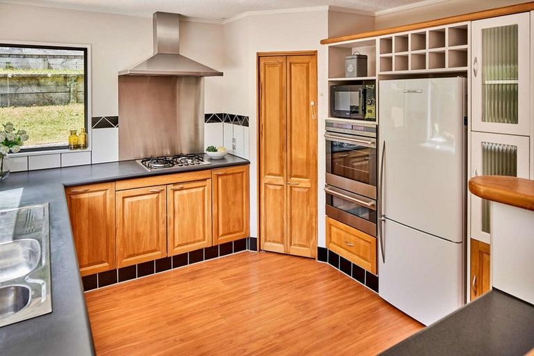 Photo of property in 1/30 Sailmaker Close, Whitby, Porirua, 5024