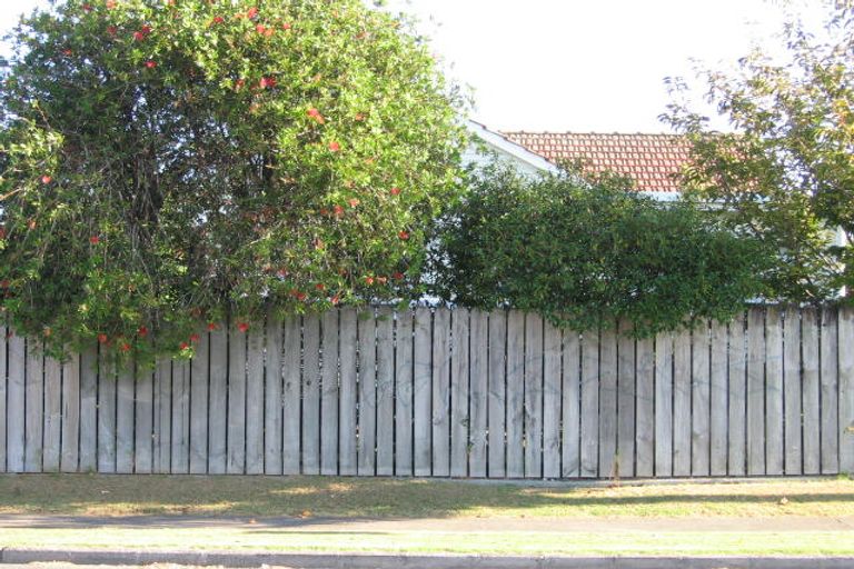 Photo of property in 2/31 Margan Avenue, New Lynn, Auckland, 0600