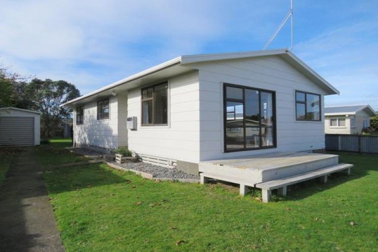 Photo of property in 12 Te Whena Place, Waitara, 4320