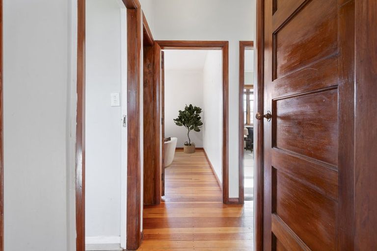 Photo of property in 90 Manson Street, Terrace End, Palmerston North, 4410