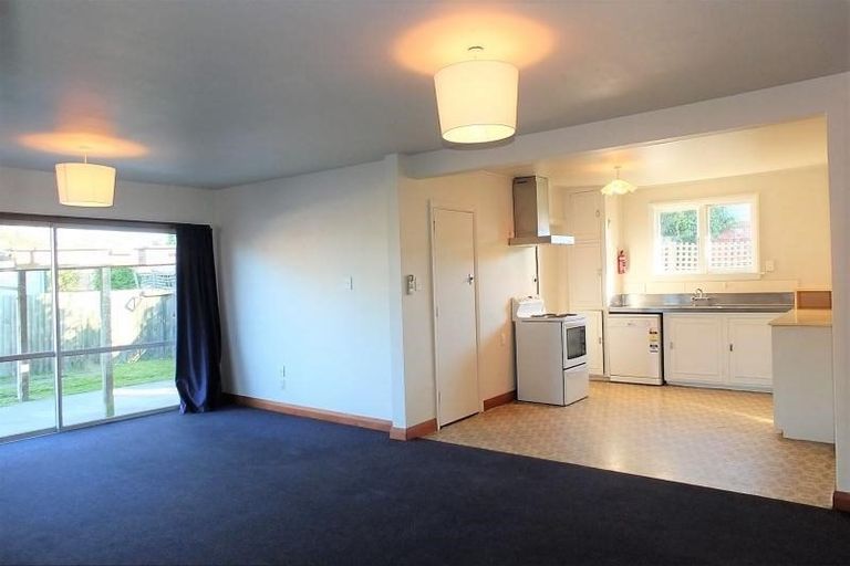 Photo of property in 32 Jennifer Street, Bryndwr, Christchurch, 8053