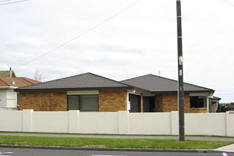 Photo of property in 256b Mangorei Road, Merrilands, New Plymouth, 4312