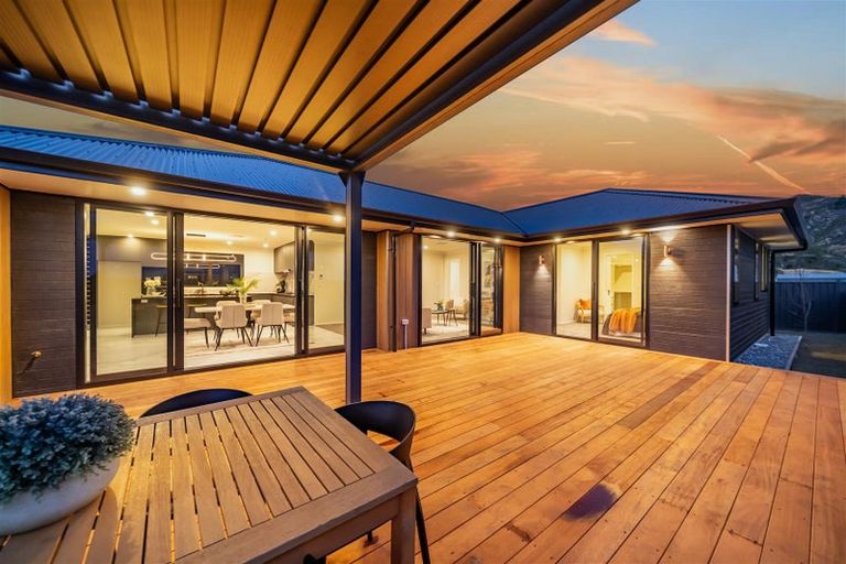 Photo of property in 17 Cynisca Crescent, Wallaceville, Upper Hutt, 5018