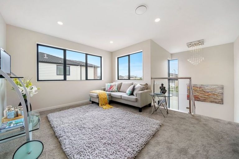 Photo of property in 78 Twin Parks Rise, Papakura, 2110