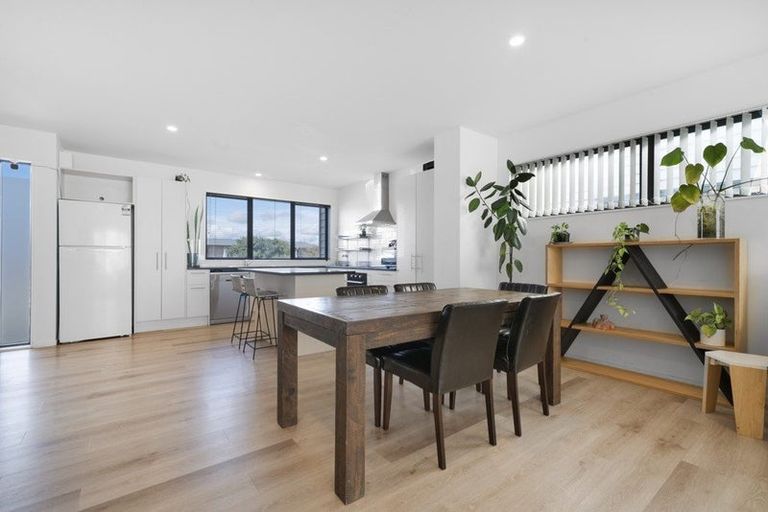 Photo of property in 180 Walters Road, Takanini, 2110